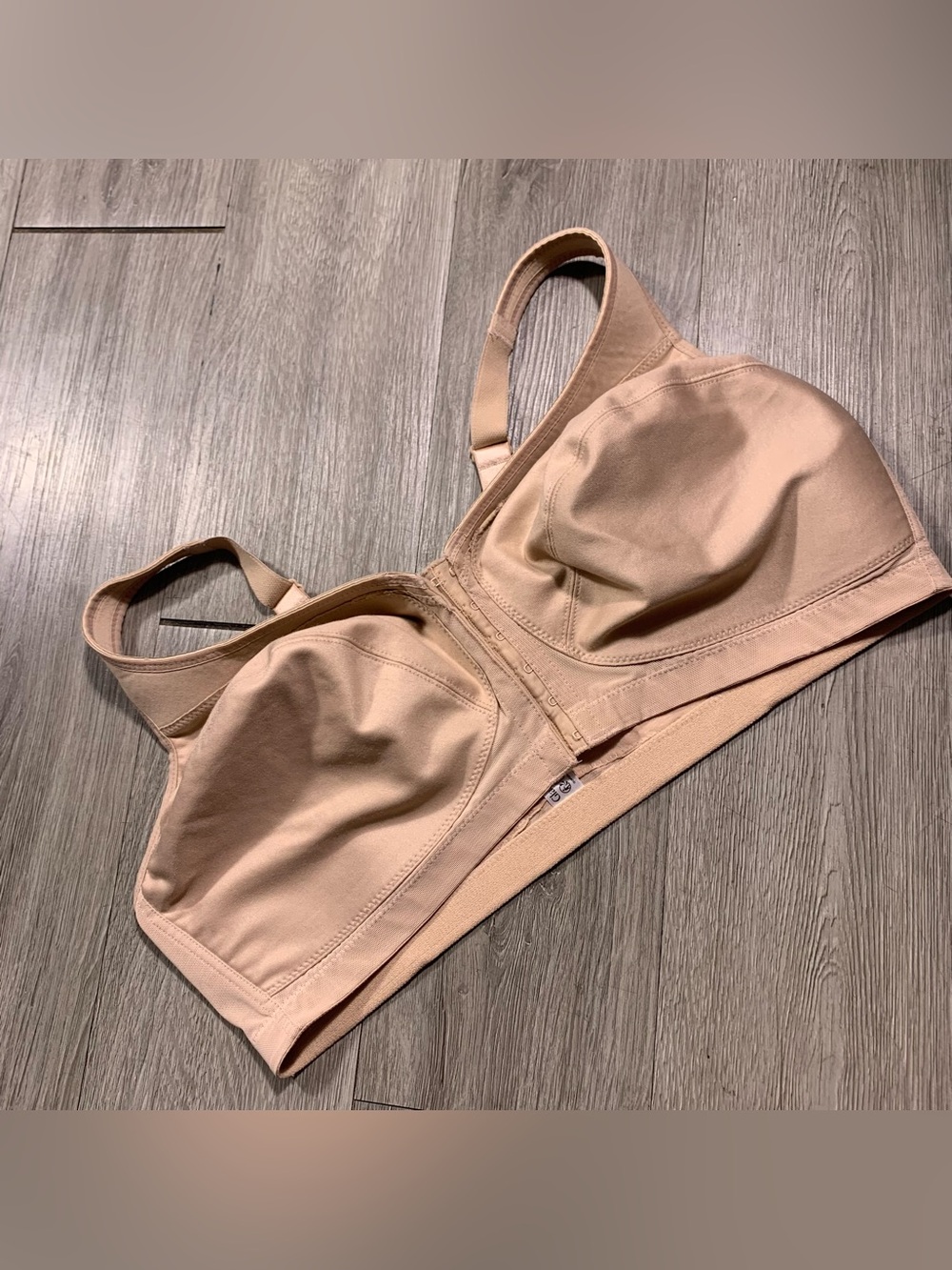 Glamorise Beige/Nude MagicLift Front-Closure Posture Back Bra size 44DD